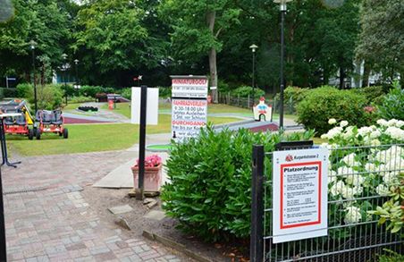 Eingang zum Minigolf und Fahrradverleih