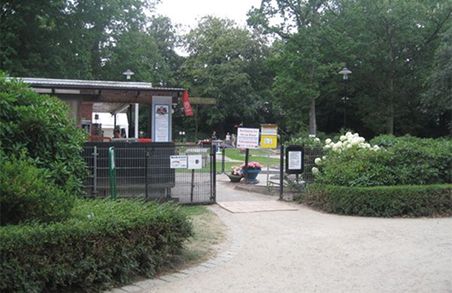 Eingang zum Minigolf und Fahrradverleih